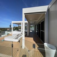 Toit électrique motorisé rétractable en PVC de style moderne Toit extérieur en alliage d'aluminium Pliable Patio Pergola Auvents rétractables