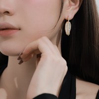 Dylam Haute Qualité Vintage Rectangle Cz Cubic Zirconia Hoop Boucle D'oreille Pavé Étincelant Bling Feuille Feuilles Boucles D'oreilles Bijoux Femmes