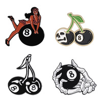 Épingles en émail de cerises magiques à 8 boules Drôle Creative Cerise Noir 8 Billard Broche Collier Revers Badge Punk Bijoux Cadeau Pour Ami