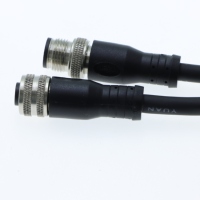 Connecteur d'appareil blindé étanche M12, câble moulé noir, spécifications personnalisées pour application industrielle