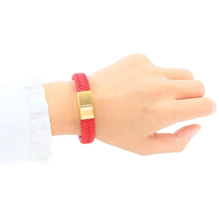 Bracelet en cuir tressé rouge simple Bracelet en cuir tissé avec corde Bracelet en cuir à boucle magnétique pour cadeau de fête des mères