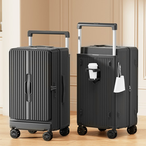 Maleta Expandible Travelpro de 26 Pulgadas con Ruedas Giratorias de 360 Grados y Candado TSA para Viajes de Placer - Product Image 2