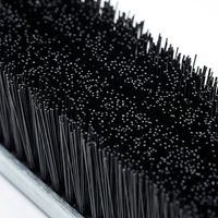 Brosse de nettoyage à poils durs pour les espaces étroits