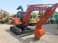 Excavadora Hidráulica DOOSAN DX60 Usada y Confiable en Stock, Entrega Rápida, Mini Excavadora de Alta Calidad de 6 Toneladas con Giro de Cola Cero