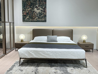 Lit rembourré ultra-confortable avec tête de lit en peluche | Design minimaliste de pieds en métal | Luxe abordable