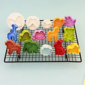 15 टुकड़ा बच्चों diy पाक उपकरण पशु केक कलाकंद प्लास्टिक कुकी प्रेस कटर सवार कटर टुकड़े सेट