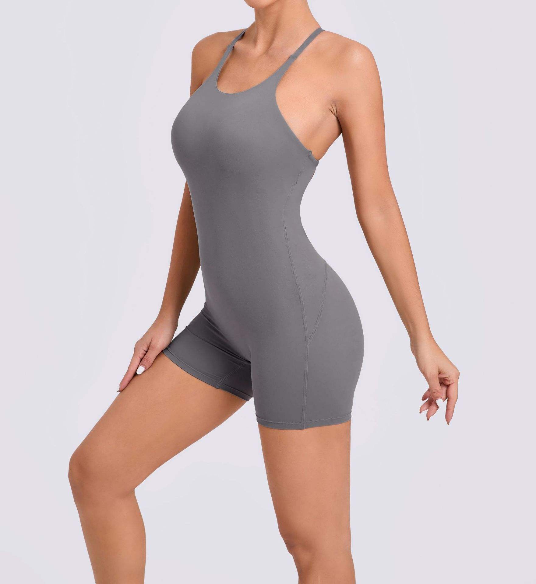 สีเทาเข้ม