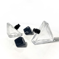 Flacon pulvérisateur vide transparent en forme de triangle plat, atomiseur de parfum de luxe, flacon de parfum 30ml 50ml, emballage en verre
