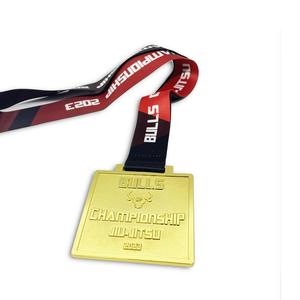 ออกแบบเหรียญรางวัลกีฬาโลหะสั่งทำพิเศษ วิ่งมาราธอน 3 มิติ ชุบทอง บนแผ่นโลหะผสมสังกะสีเปล่า - Product Image 3