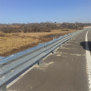 Guardrail di alta qualità strada strada calda immersa zincata Q235B Q355B acciaio W trave autostrada barriera di sicurezza - Product Image 4
