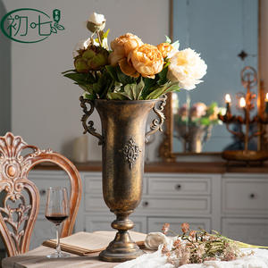 Jarrón Dorado Retro Europeo, Decoración Vintage de Metal, Centro de Mesa para Bodas, Adorno para Mesa - Product Image 4