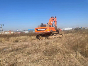รถขุดมือสอง Doosan DX520LC-9c ราคาถูก พร้อมเครื่องยนต์และเกียร์ประสิทธิภาพสูง 52 ตัน กำลัง 320 กิโลวัตต์ ขาย - Product Image 4