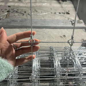 Clôture de champ galvanisée de 0,8 m de hauteur, épaisseur de 2,5 mm à 3,0 mm, treillis métallique tissé <span class=keywords><strong>rigide</strong></span> pour bétail, pour terrain accidenté, ferme - Product Image 4