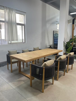 Table et chaises de salle à manger d'extérieur en teck moderne haut de gamme personnalisées et durables pour hôtel, villa, cour, véranda, séjour, maison d'hôtes