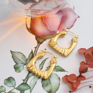 U Shape Hoop Earrings Gold Geometric Titanium Steel Party Fashion Jewelry - Product Image 3
