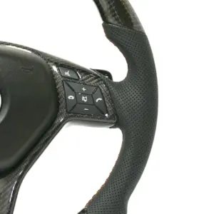 Volant personnalisé en fibre de carbone tricolore pour la <span class=keywords><strong>Mercedes</strong></span> <span class=keywords><strong>AMG</strong></span> W204 W205 W212 W176 W213 Cla W177 C E Glk Cls <span class=keywords><strong>Classe</strong></span> M Coupé - Product Image 3