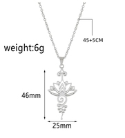 Collier à pendentif Lotus simple en acier inoxydable Accessoire de mode polyvalent avec forme de papillon pour chaîne de chandail