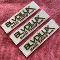 Étiquette en caoutchouc noir gaufré 3D de 2mm d'épaisseur, coin rond à coudre sur étiquette de sac en caoutchouc PVC