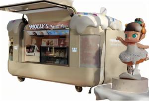 Carrito Móvil de Banh Mi Crujiente con Pinchos de Cerdo Asados, Ahumados y Vegetales en Conserva para Scooter en la Vía de Circulación Matutina - Product Image 2