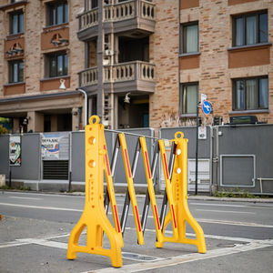 Barriera di controllo della folla portatile temporanea con recinzione in plastica espandibile all'ingrosso misure di sicurezza stradale - Product Image 1