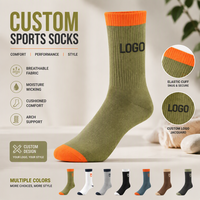 Chaussettes de sport personnalisées en gros, chaussettes montantes en tissu éponge, chaussettes athlétiques tendance, chaussettes de gym unisexe avec logo jacquard OEM