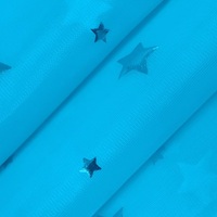 Le tissu en polyester 100% est la teinture, la feuille, le tissage et le style simple, adapté à la fabrication de robes à rideaux et d'autres vêtements