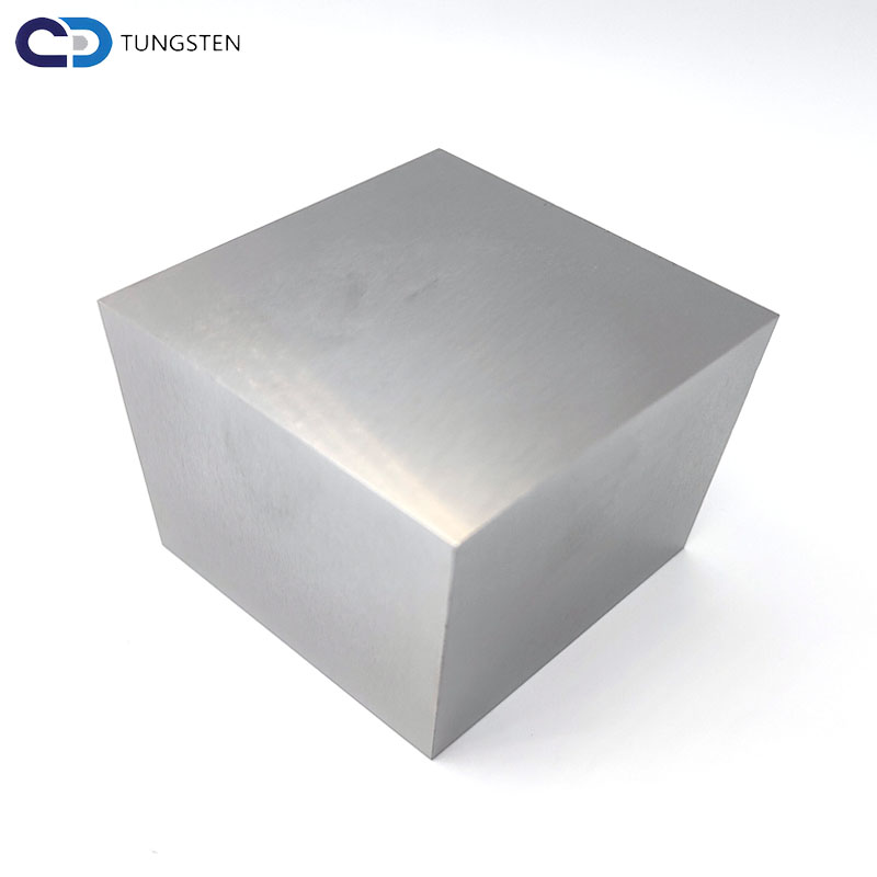 amorphophallus titanum