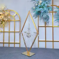 新しいメタルダイヤモンドフレームハンギングクリスタルペンダント結婚式のテーブル装飾窓小道具結婚式の装飾テーブルのセンターピース