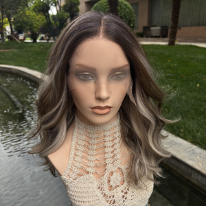 Nouvelle Arrivée Perruques Lace Front Synthétiques Julianna Latisha 13X4 Frontal, Ondulées Naturelles Premium, Résistantes à la Chaleur, Style French Curl - Product Image 1