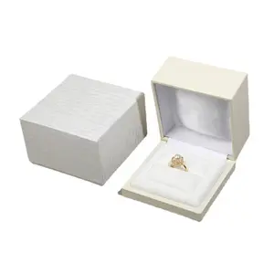 Boîte à bijoux pour bagues blanches de luxe en bois boîtes à bagues de mariage boîte de rangement de bijoux vente en gros