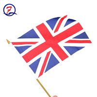 Mini drapeau à main de haute qualité en gros drapeau britannique agitant à la main avec poteau en bois