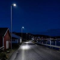 Lampadaire LED en alliage d'aluminium DL08 2700K-6000K CCT IP66 140lm/W 4200-44800lm AC90-305V Faisceau T2/T3/T4 50000H Garantie 5 ans