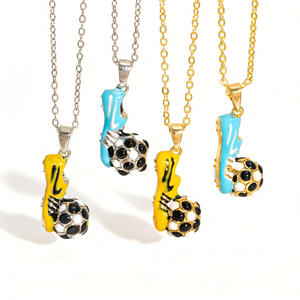 สร้อยคอจี้รูปทรงเรขาคณิตสไตล์สปอร์ตสำหรับผู้หญิง ดีไซน์เฉพาะตัว ประดับเพชรซิร์คอน ชุบทอง 18K บนทองแดง เหมาะสำหรับแฟนฟุตบอล สวมใส่ได้ทุกวัน - Product Image 1