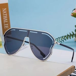 Lunettes de soleil punk vintage 2025 à verres évidés, protection UV400, monture pilote en métal, grandes lunettes de soleil pour femmes - Vente en gros - Product Image 5
