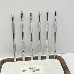 Pousse-cuticules en acier inoxydable, outil de manucure pour éliminer les peaux mortes, pour les soins professionnels des ongles - Product Image 2
