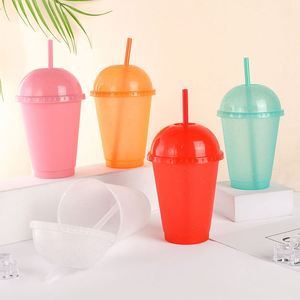 Vaso de PP con pajita de 500 ml, diseño de moda con tapa arqueada, para niños, para leche, té y bebidas, con purpurina multicolor, venta al por mayor - Product Image 2