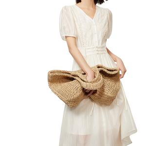 Nuevo Vestido Entallado con Cuello en V y Cintura Francesa en Color Blanco Morgan Stone para Mujer - Product Image 2