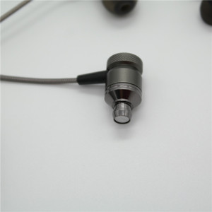 Metal <b>Wired</b> In Ear Headphones 3.5mm With Mic And Remote Control For Mobile Phone Use - Product Image 3