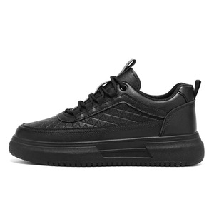 La fábrica vende al por mayor zapatos casuales de moda para hombre, así como calzado deportivo ligero y transpirable para exteriores. - Product Image 5