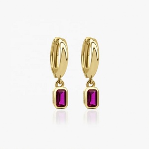 Joyería Personalizada al por Mayor, Nueva Tendencia, Pendientes de Aro Huggie de Plata de Ley 925 con Baño de Oro de 18k y Circonita para Mujer, Regalo - Product Image 1