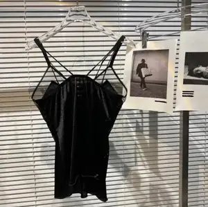 2022 verão Novo Tanque Top for Ladies Hot Strass Moda Colete Top Mulher Malha Borda Almofada No Peito Sexy Camisola das Mulheres