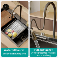 Évier de cuisine moderne de luxe noir fait à la main en acier inoxydable 304 Cascade multifonctionnelle double cuvette avec traitement de surface nano