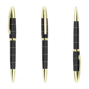 Bolígrafo Metálico con Diseño a Cuadros y Logotipo Personalizado al por Mayor, Color Azul Marino/Negro con Detalles en Dorado/Plateado para Oficina y Negocios - Product Image 5