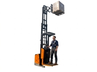 Équipement d'entrepôt YCMG, transpalette à 3 voies, 1,5 tonne, transpalette à conducteur assis, moteur AC, propulsion arrière, utilisation en intérieur, hauteur de levage de 3m à 10m