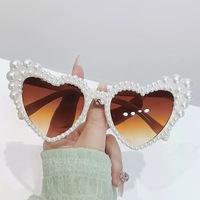 Nouvelles lunettes de soleil Love Pearl incrustées de perles, verres polarisés UV400 en PC, lunettes de mode amusantes