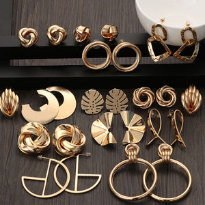 Boucles d'oreilles clous classiques en or torsadé en forme de nœud d'amour <span class=keywords><strong>pour</strong></span> femmes, petites boucles d'oreilles géométriques simples, <span class=keywords><strong>bijoux</strong></span> de <span class=keywords><strong>mariage</strong></span> <span class=keywords><strong>pour</strong></span> mariée N206048 - Product Image 1