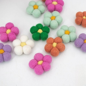 Unique Feature Wool Felt Ball Custom Flower Design Durable Recycled Easy-carry Pompoms Hand Wool Felted Ball for for Craft Decor