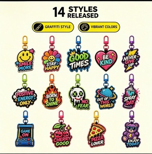 Llaveros de Aleación con Mosquetón y Dibujos Animados Bordados, Coloridos, con Letras y Dijes, Lindos Accesorios Diarios <span class=keywords><strong>para</strong></span> Mochilas y Llaves - Regalo - Product Image 5