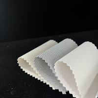 Tissu pare-soleil à 3 % d'ouverture, matériau brut pour stores enrouleurs anti-UV et isolants thermiquement pour solutions de fenêtres