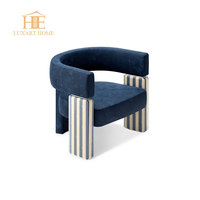 Canapé individuel en velours de luxe, design moderne et exclusif, pour salon